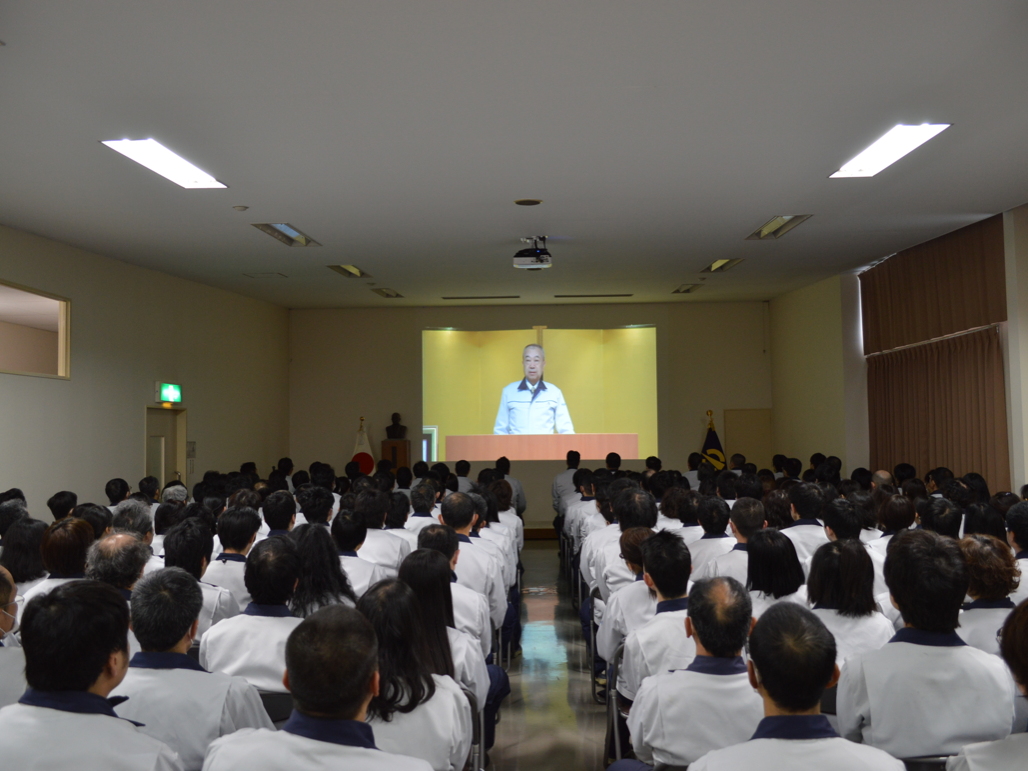 写真:グループ会社でも同時に視聴できるようになった