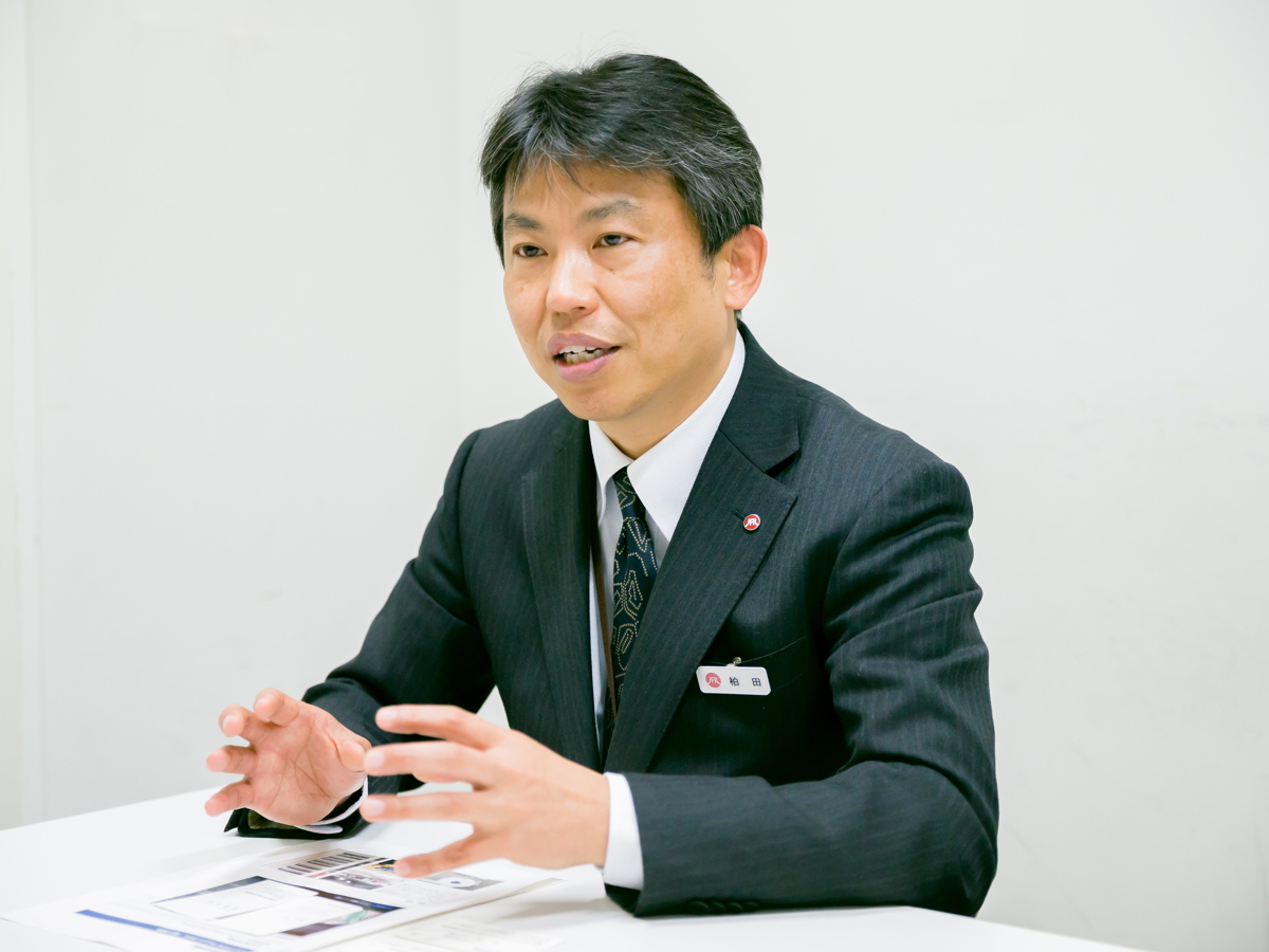 写真：株式会社JFRサービス 施設事業部 施設管理担当 大丸東京店 柏田朋宏 様