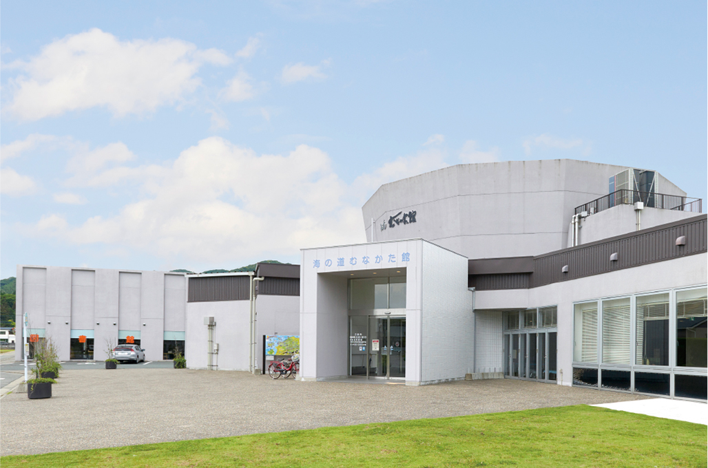 写真：世界遺産のガイダンス機能を備えた博物館として年間18万人を超える来館者が訪れる