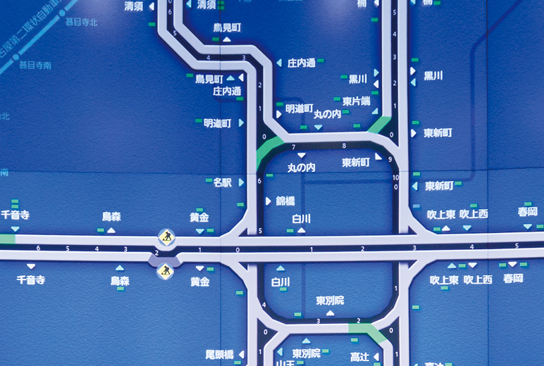 写真:▲交通管制にとって重要な道路情報。文字やマークの表示もクリアになり、視認性がアップ
