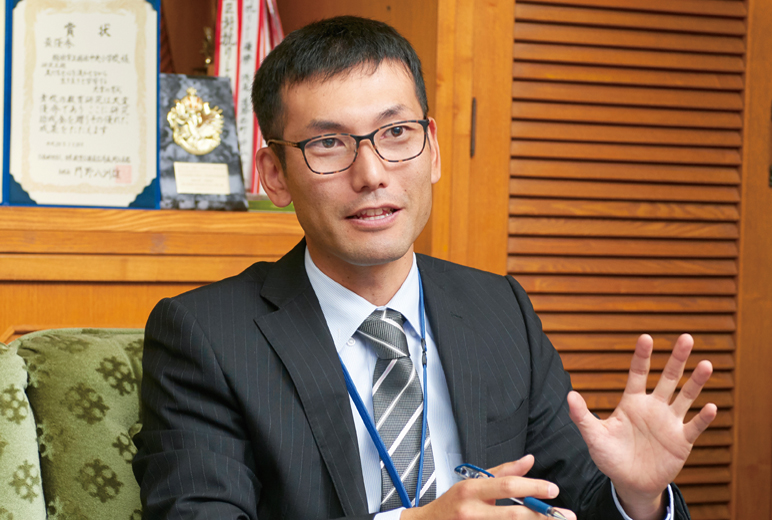 総社中央小学校 教諭 伊藤 真道様