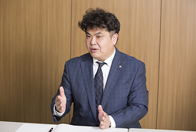 人物写真：施工推進部長 兼 施工技術部長　小松 吾郎様