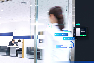 バナー：パナソニックの顔認証