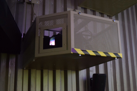 川崎市でドームを仮組し、投写テストを実施