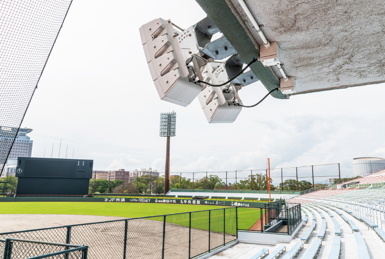 写真:バックネット裏のWS-LB311