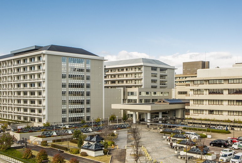 写真:京都大学医学部附属病院外観