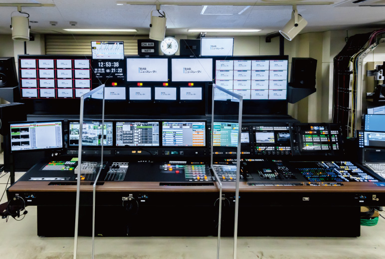 写真:報道サブの様子