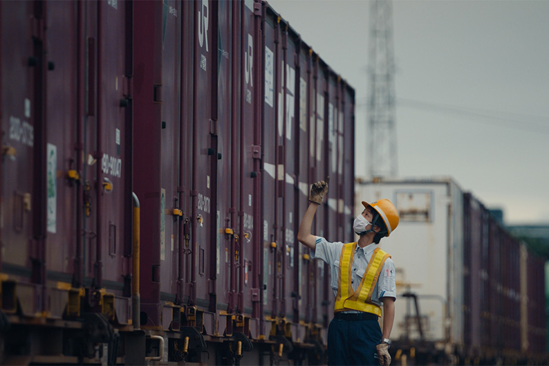 コンテナのロックを目視で確認
