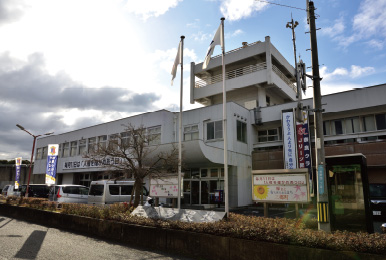 写真:奈良県の北西部に位置する三郷町様の役場