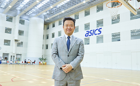 写真：株式会社アシックス GIT戦略部 柳⾕正章様