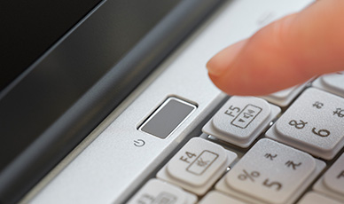 指紋認証付きの電源ボタン