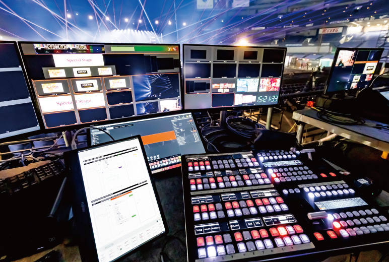 場所が限られる仮設の現場でもコンパクトタイプのパネルで省スペース運用