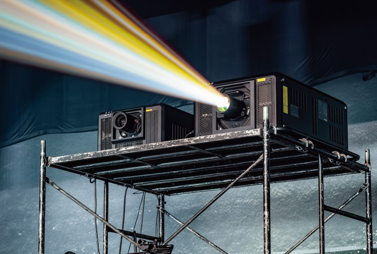 設置されたPT-RQ50KJ（当日はバックアップとしてPT-RQ35KJも配備）。