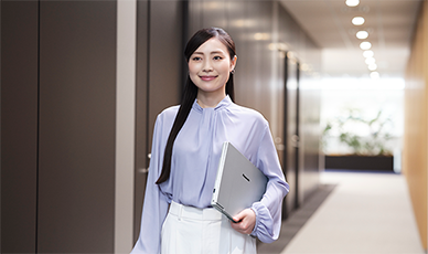 FCをもって社内を移動