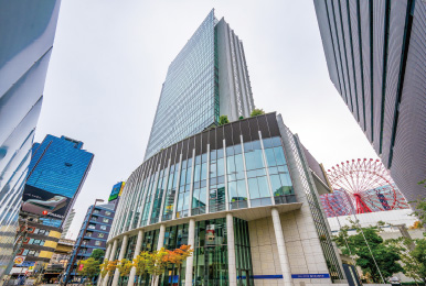 「OIT梅田タワー」外観