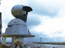 写真：AW-HR140をビルの屋上に設置し秋田港の様子を撮影